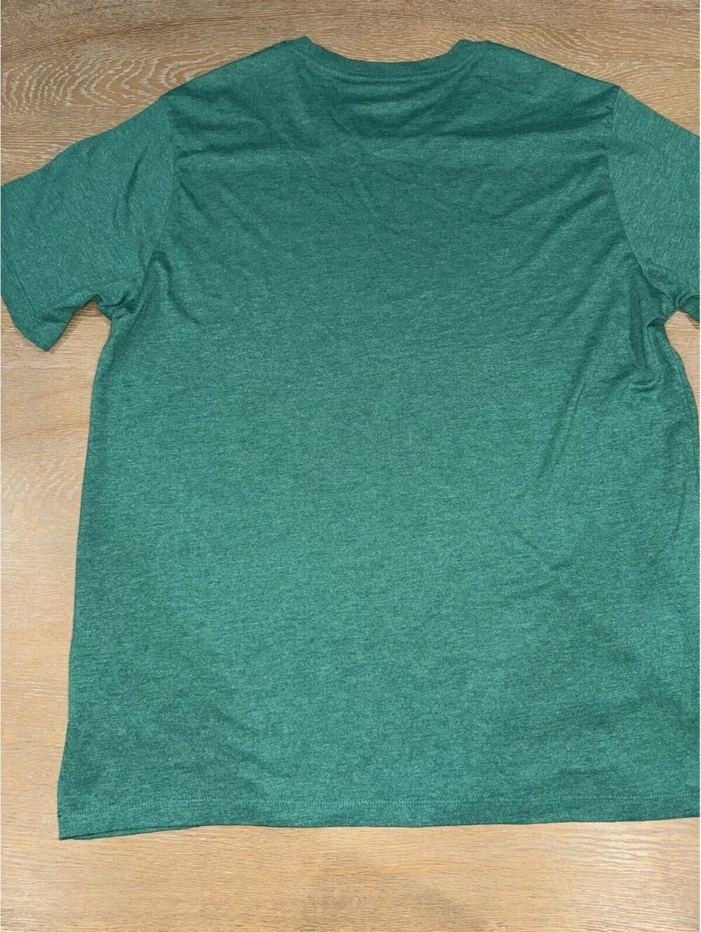 Levi’s Standard Fit Classic Graphic T-SHIRT  SIZE LARGE Green